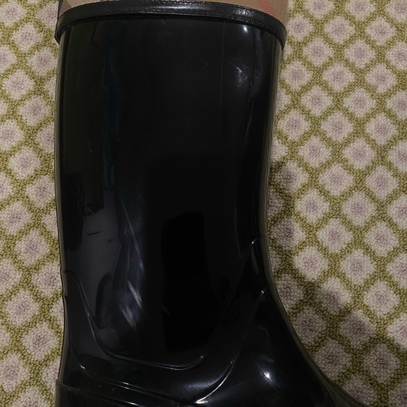 BURBERRY
Nova Check Pattern Rubber Rain Boots - Picture 7 of 7
